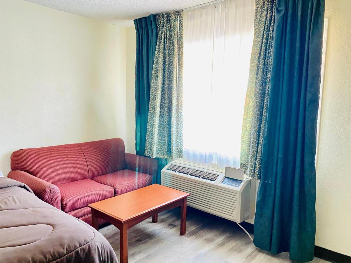 Ozark Inn & Suites 외부 사진