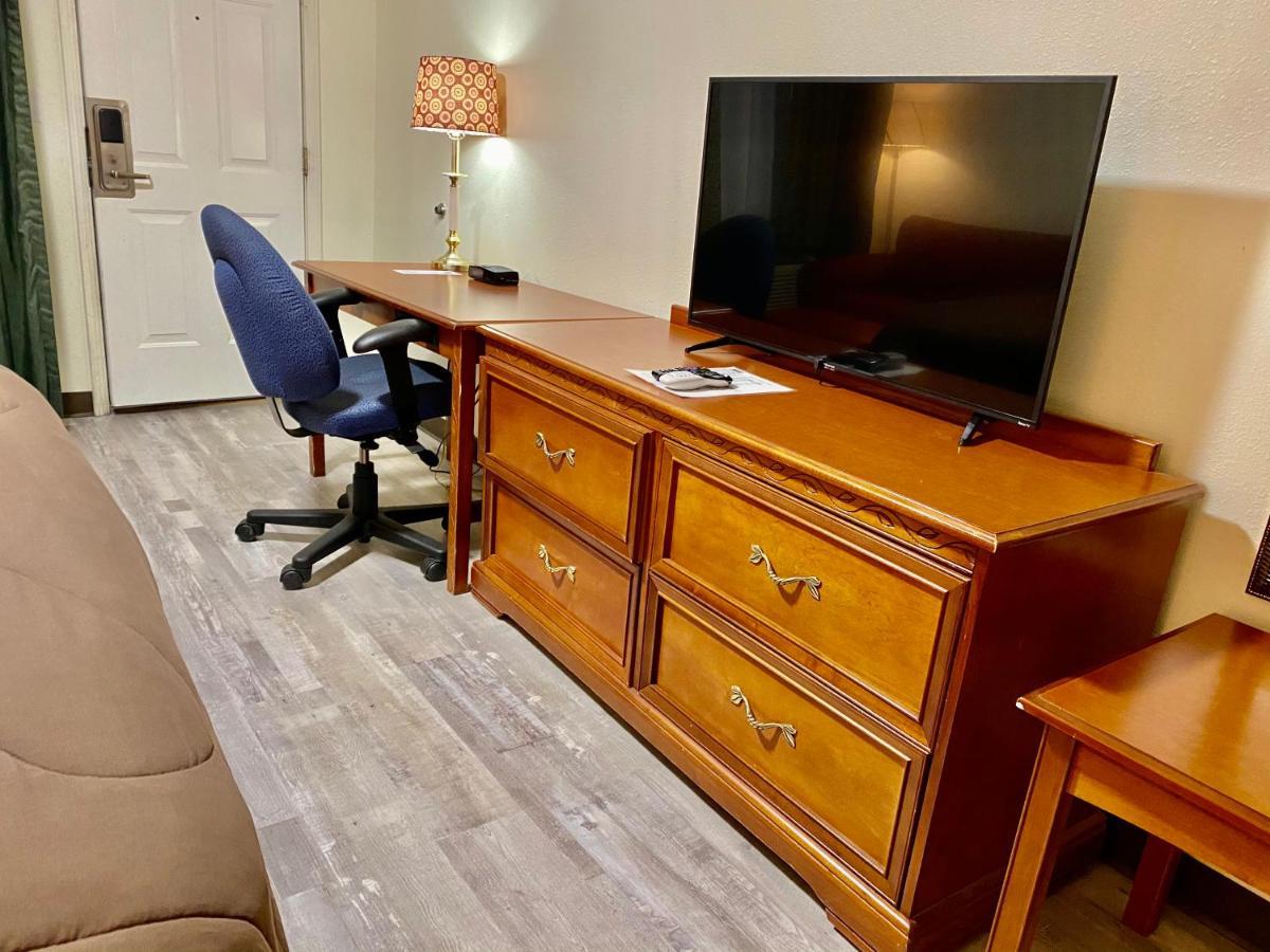 Ozark Inn & Suites 외부 사진