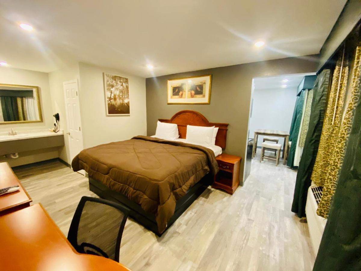 Ozark Inn & Suites 외부 사진