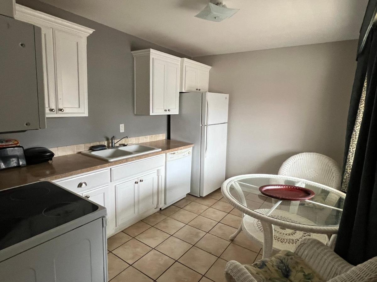 Ozark Inn & Suites 외부 사진