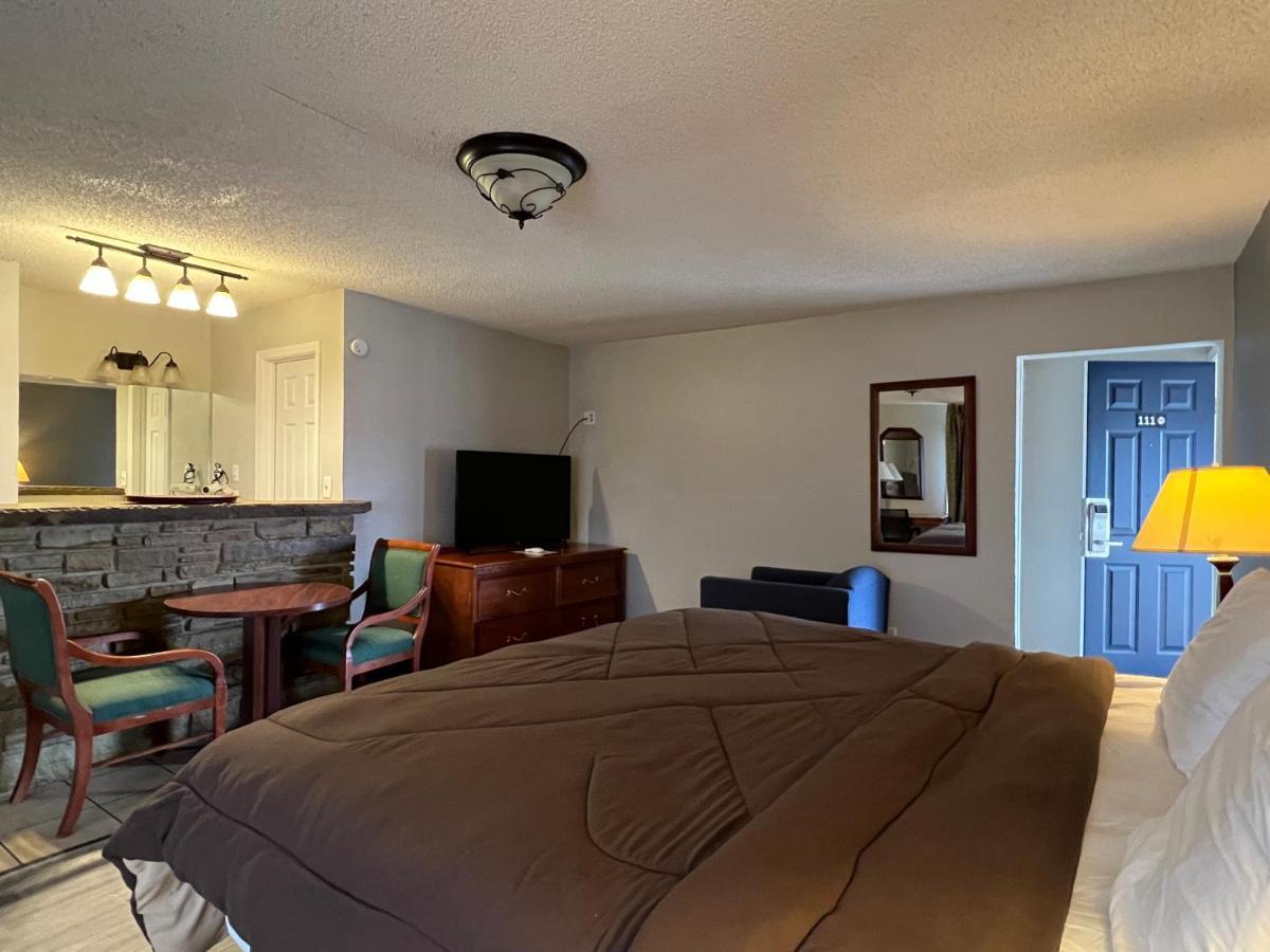 Ozark Inn & Suites 외부 사진