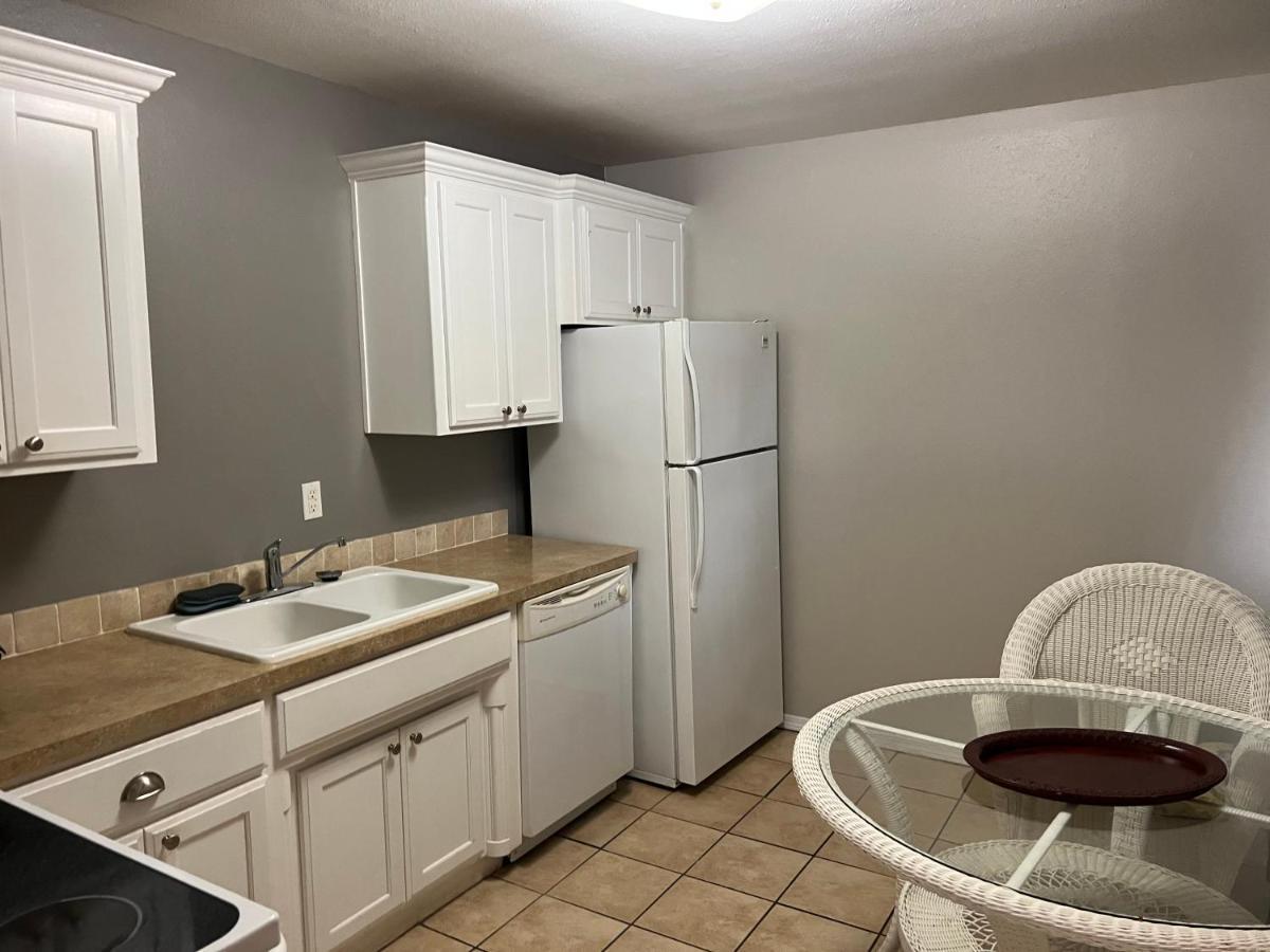 Ozark Inn & Suites 외부 사진