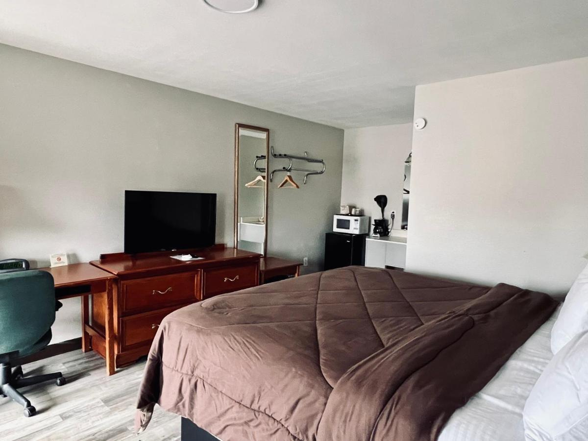 Ozark Inn & Suites 외부 사진