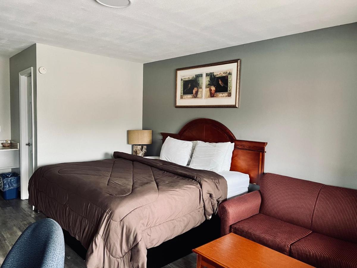 Ozark Inn & Suites 외부 사진