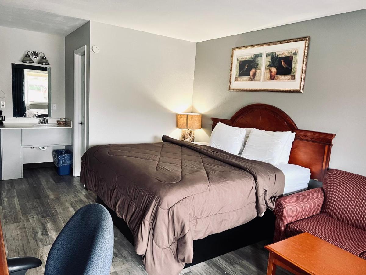 Ozark Inn & Suites 외부 사진