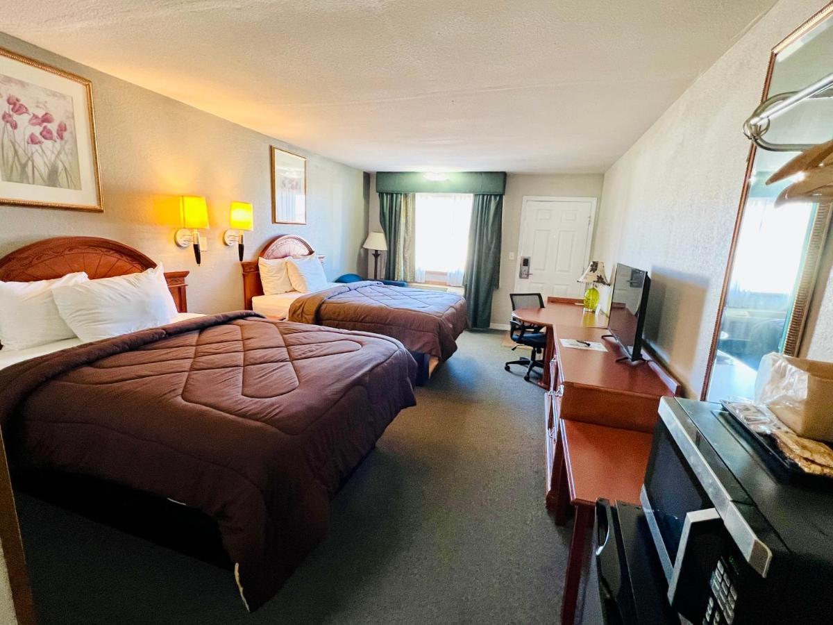 Ozark Inn & Suites 외부 사진