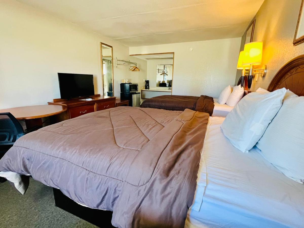 Ozark Inn & Suites 외부 사진