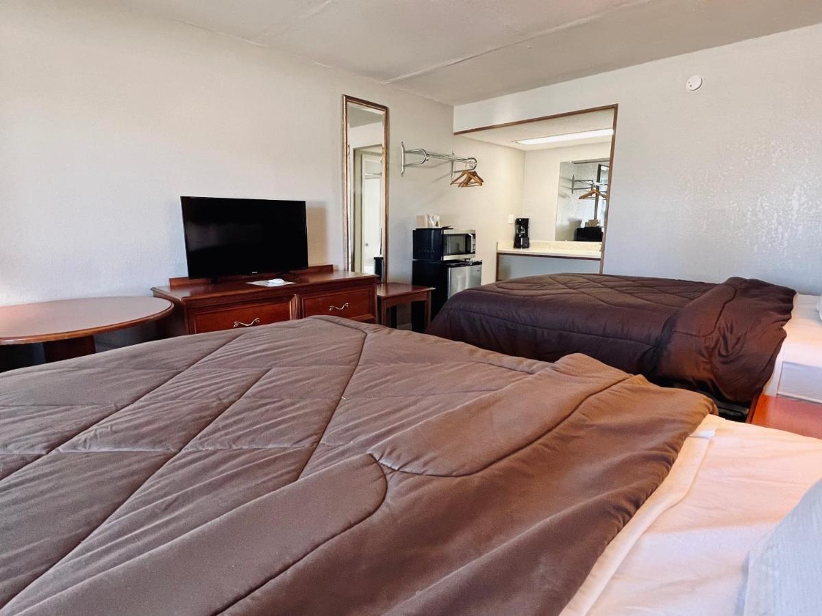 Ozark Inn & Suites 외부 사진