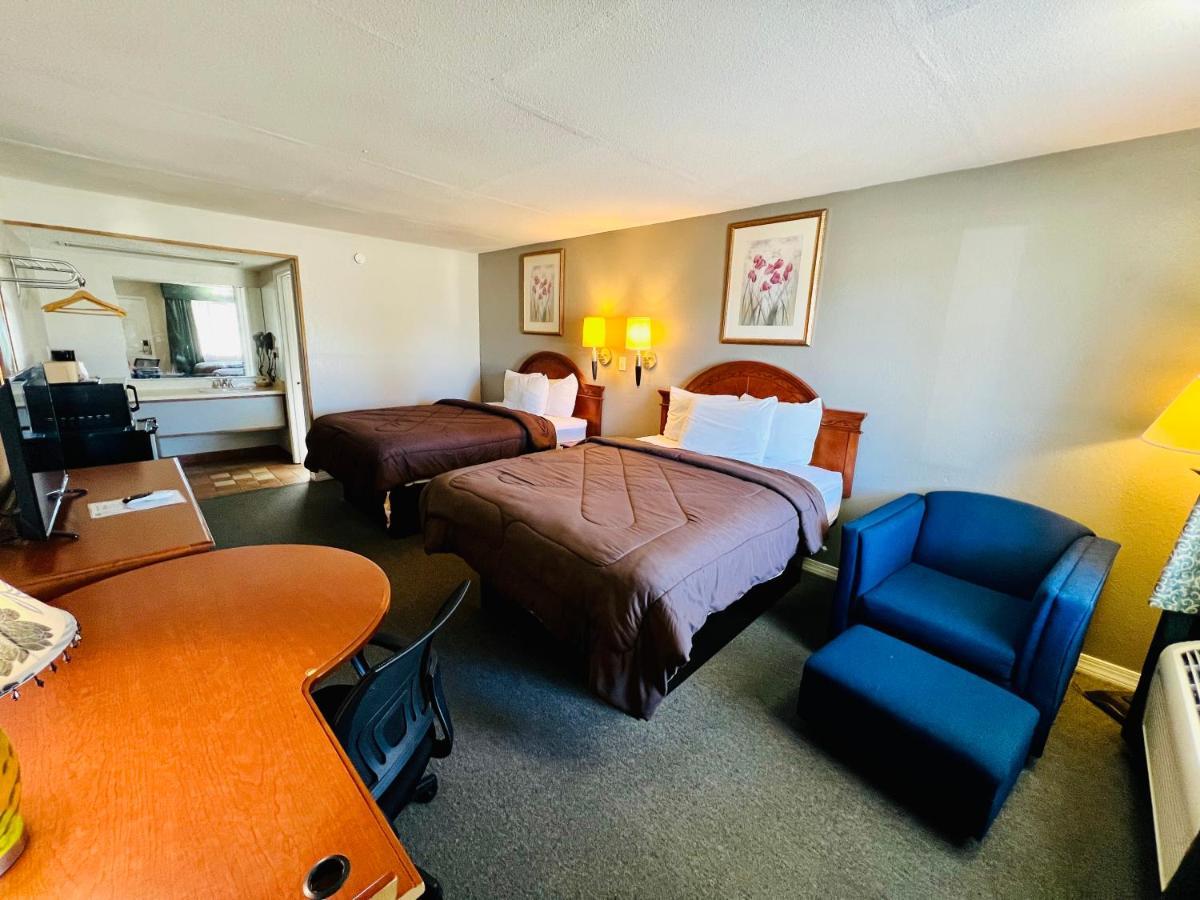 Ozark Inn & Suites 외부 사진