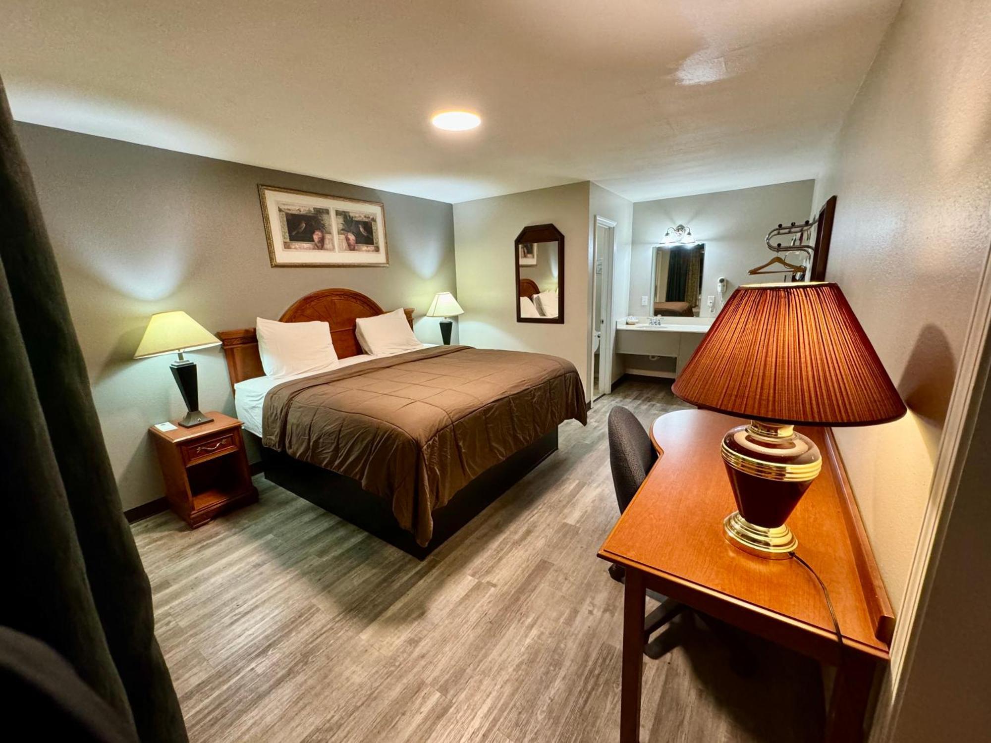 Ozark Inn & Suites 외부 사진
