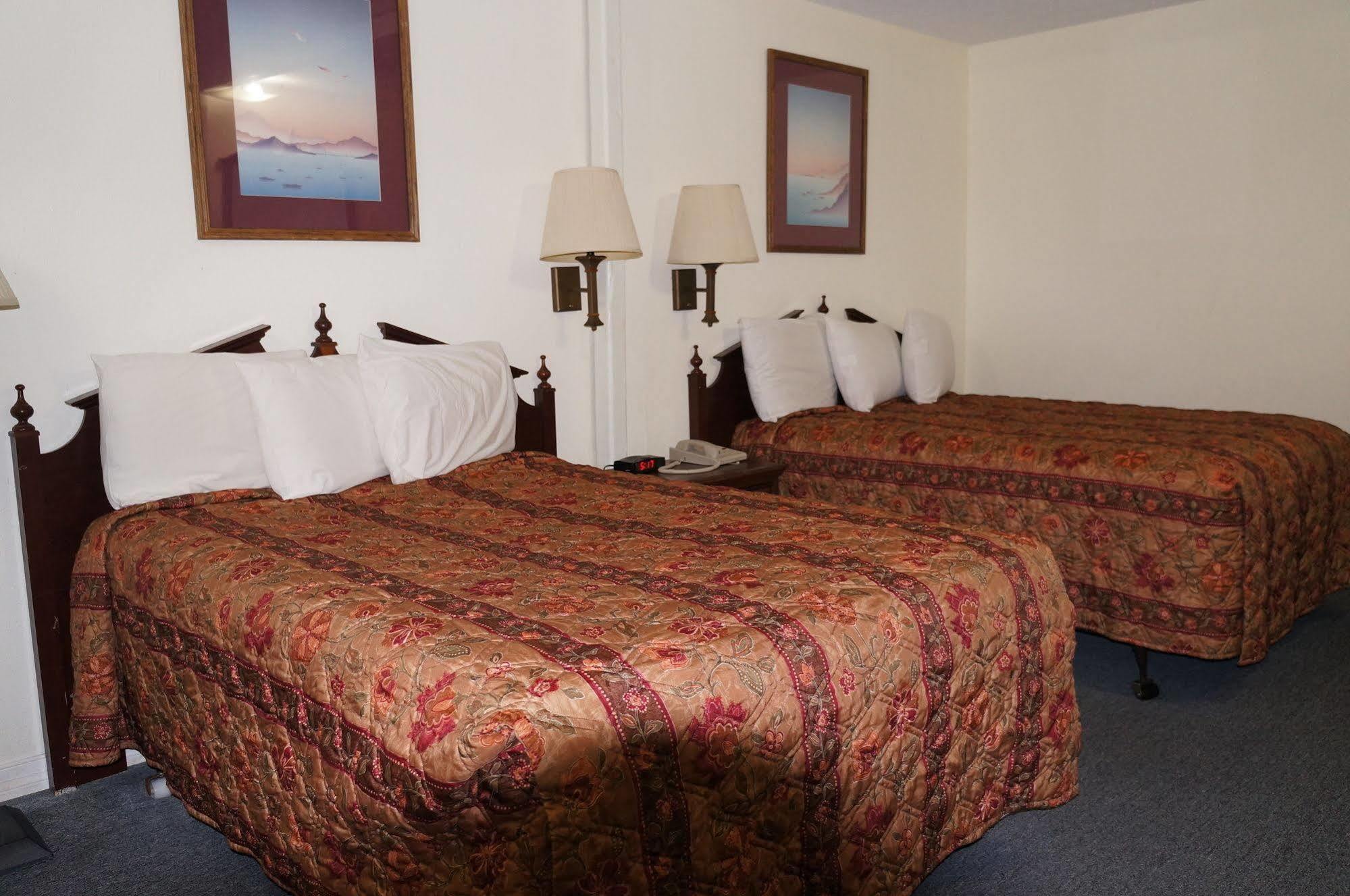 Ozark Inn & Suites 외부 사진