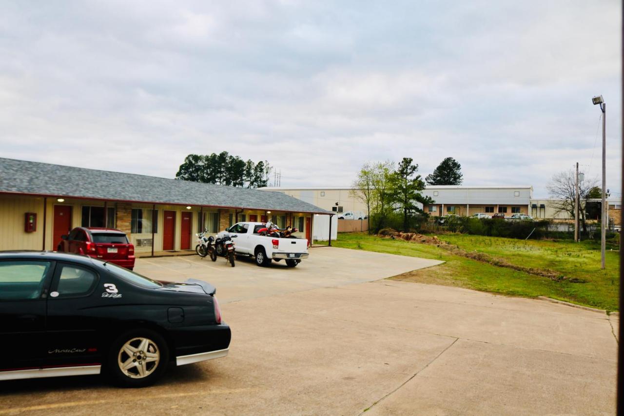 Ozark Inn & Suites 외부 사진