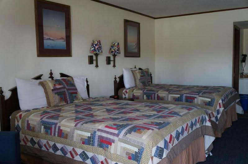 Ozark Inn & Suites 외부 사진