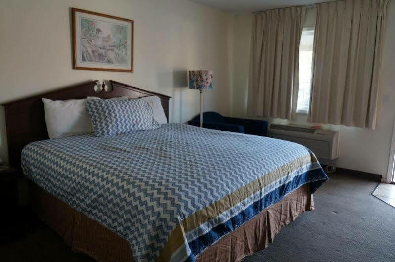 Ozark Inn & Suites 외부 사진